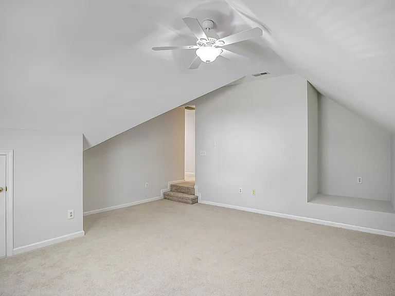 2103 Templeton Gap Dr — Photo 37