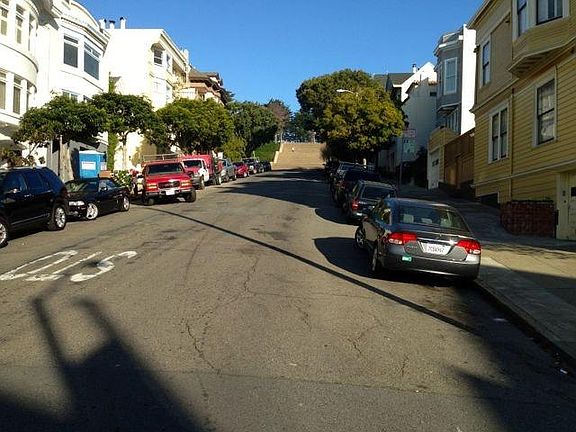 5th image of 2701 Sacramento St