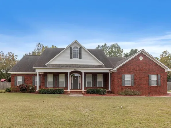 1203 Whitfield Ave, Dothan, AL 36305