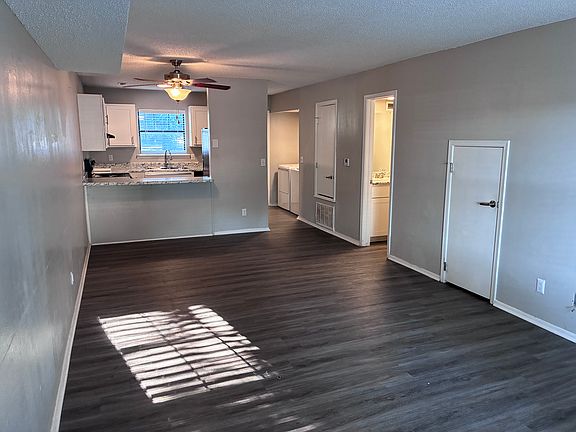 4th image of 1407C Oriole St #C