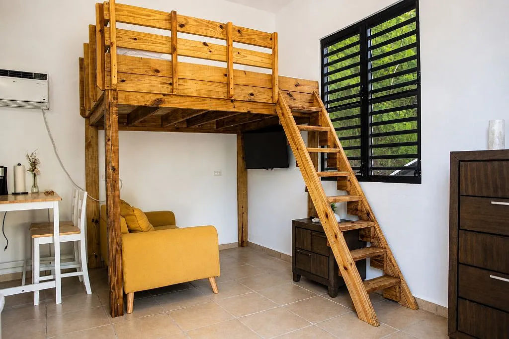 1 bed, 1.0 bath, 196 sqft, $700 — Photo 2
