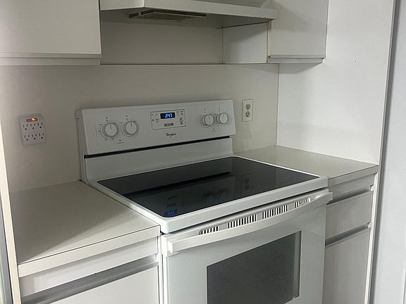 4th image of 3402 Bimini Lane #E2