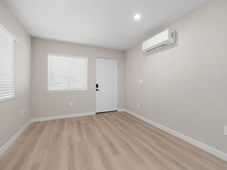 180 Brisco Rd — Photo 8