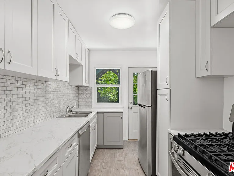 8708 W Sherwood Dr — Photo 7