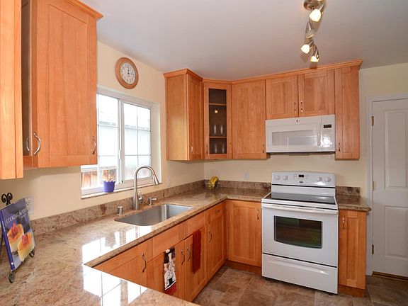 4th image of 3471 Santa Barbara Ave