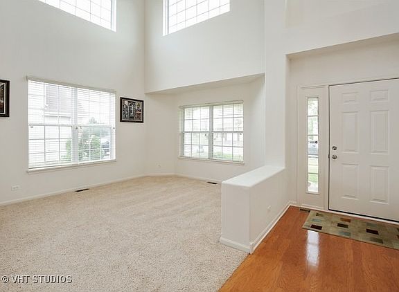 2nd image of 5915 Lucerne Ln