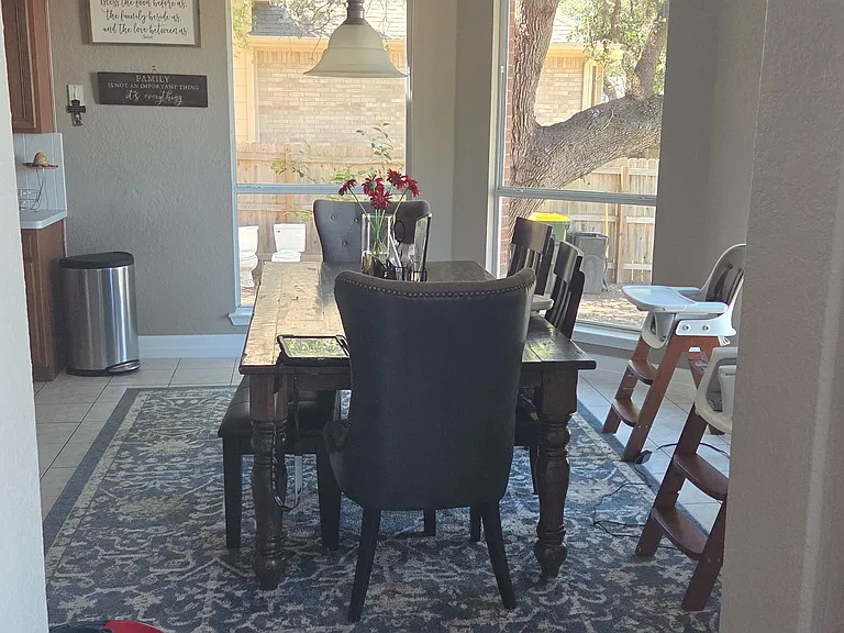 Eat in Kitchen
