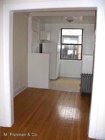 2nd image of 2332 1/2 N Spaulding Ave APT 2A