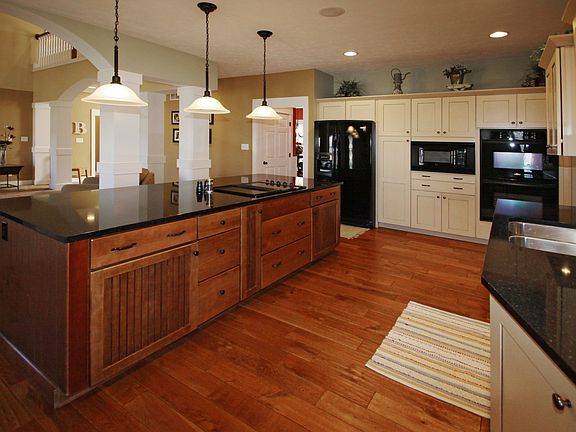 2nd image of 6843 Mockernut Ct