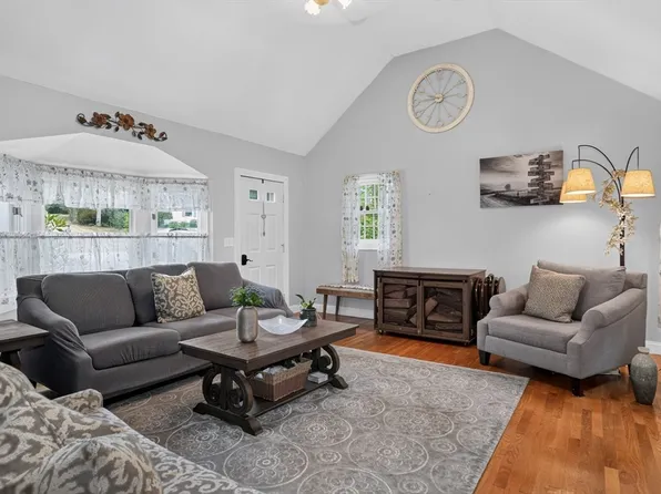47-47A George St #1, Plainville, MA 02762