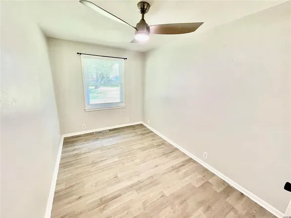 504 S Walnut St, O'Fallon, IL 62269