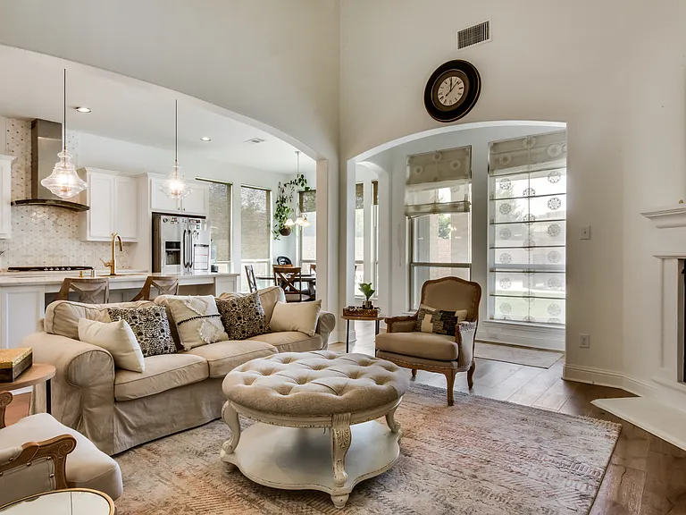 2313 Westlake Ct — Photo 4