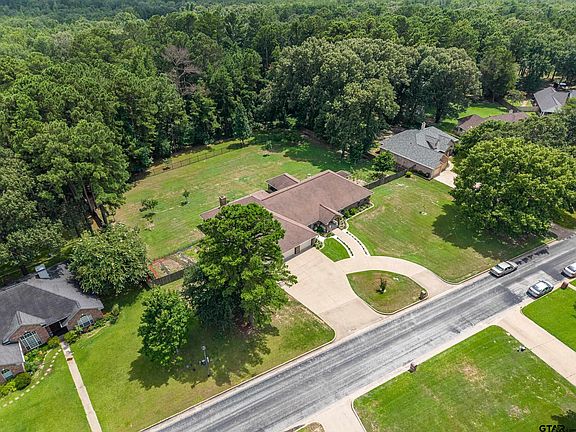 5th image of 19135 Bynum Dr