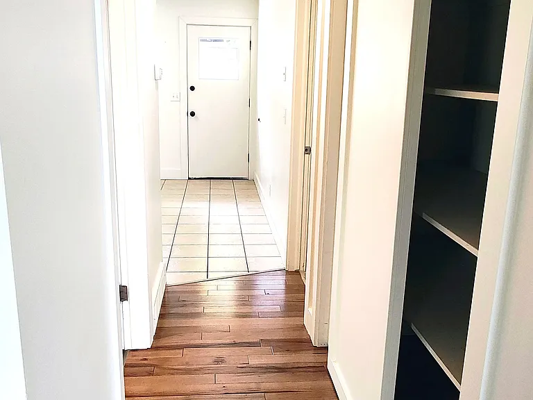 2025 S Broadmoor St #2025 — Photo 6