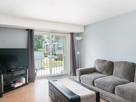 4th image of 3 Roedean Drive #204