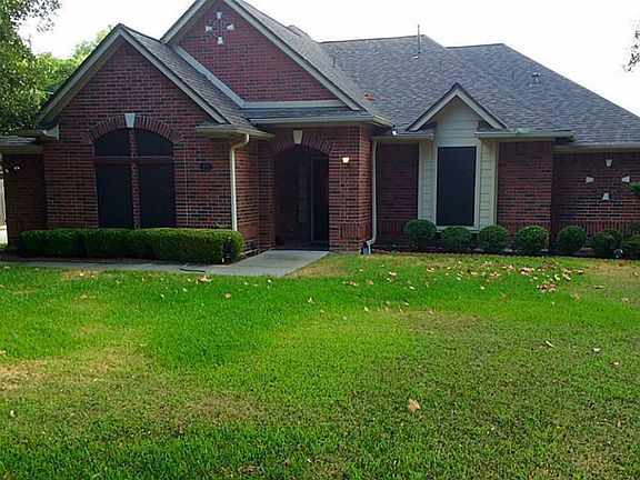 2nd image of 807 Mockingbird Ln