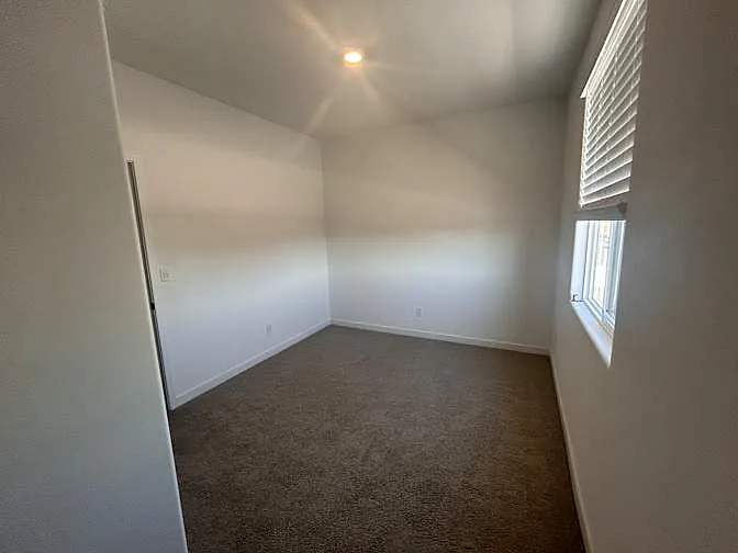 4 bed, 2103 sqft, $1,000 — Photo 1