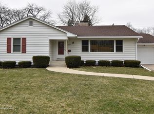 223 S Rosedale Ave, Aurora, IL 60506