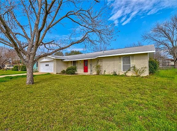3rd image of 1209 Ash Dr