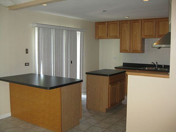 3rd image of 15307 Orogrande St