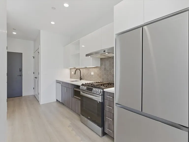 946 W Sunnyside Ave #405 — Photo 4