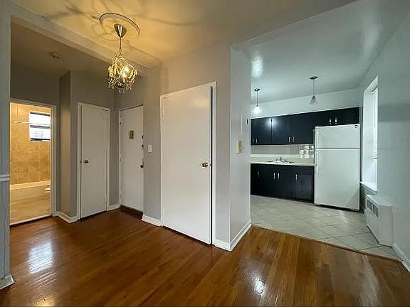3rd image of 730 E 147th St #1F