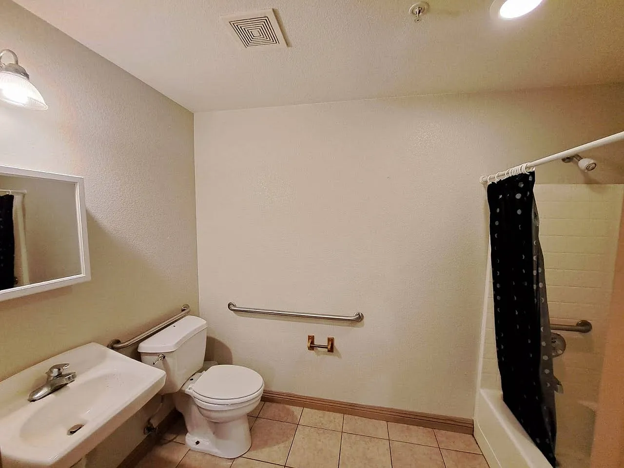 819 H St — Photo 3