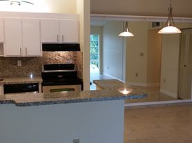 4760 NW 102nd Ave, Miami, FL