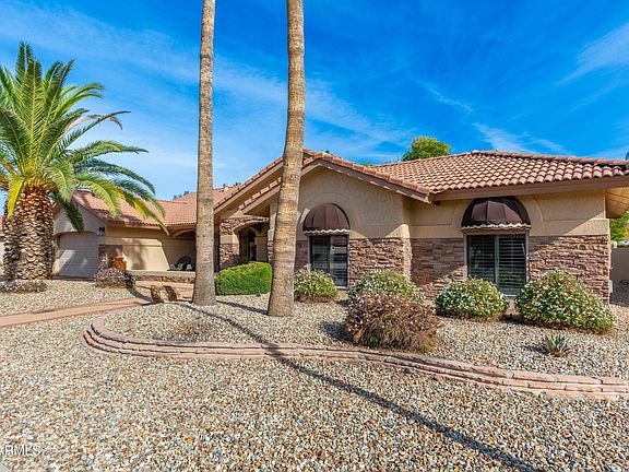 2nd image of 21015 N DESERT SANDS Drive