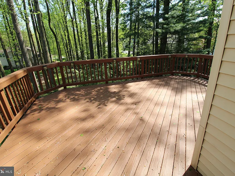 6055 Meyers Landing Ct — Photo 11