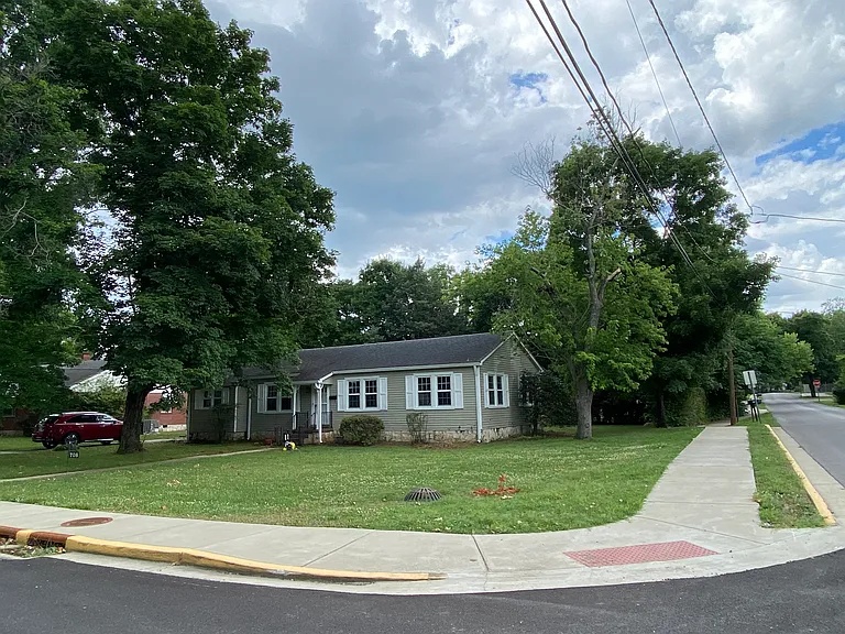 706 Logan Way — Photo 15