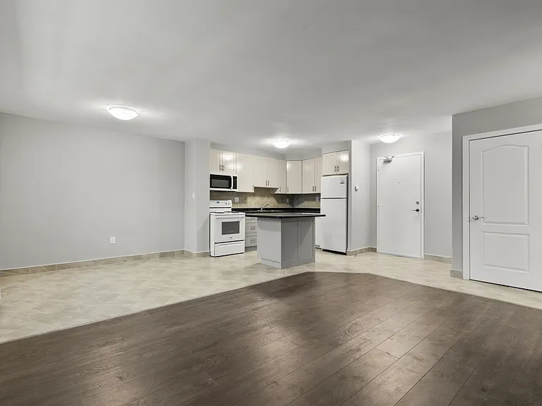 473 Linwell Rd — Photo 29