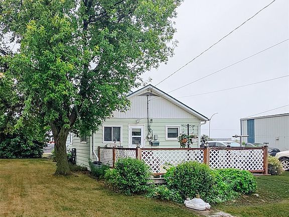 2nd image of 424 1st AVENUE E