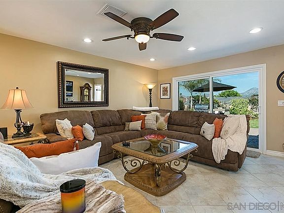 5th image of 16329 Bernardo Oaks Dr