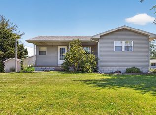 713 East St, Grand Mound, IA 52751