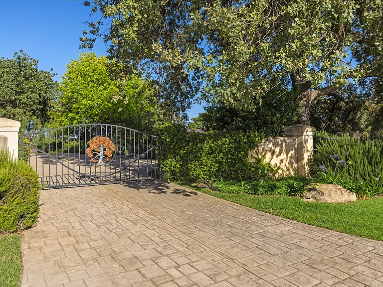 1626 Sky Dr — Photo 18