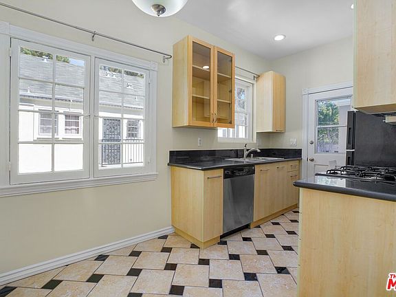 3rd image of 1300 N Alta Vista Blvd #1/2