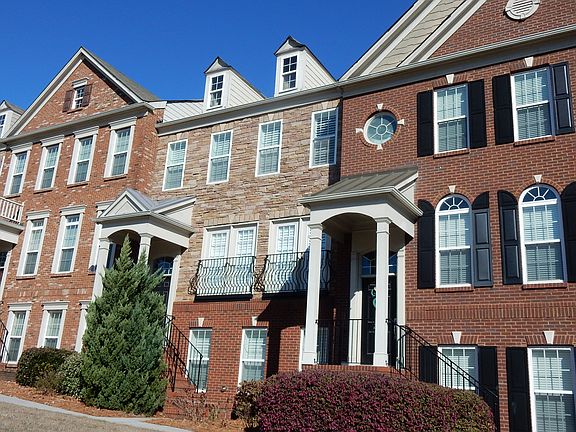 3rd image of 2144 Shoop Ct SE