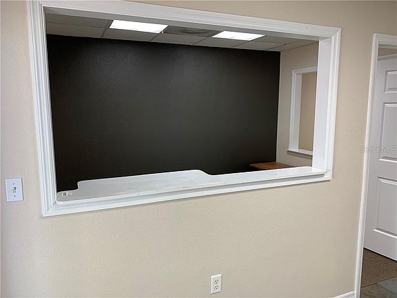3rd image of 308 Avenue K SE