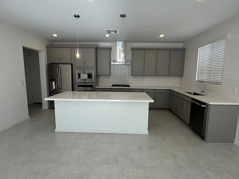 2442 W Maximo Way — Photo 9