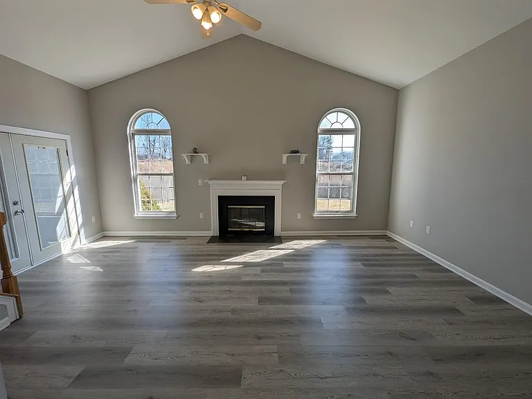 5861 Riverside Dr — Photo 4