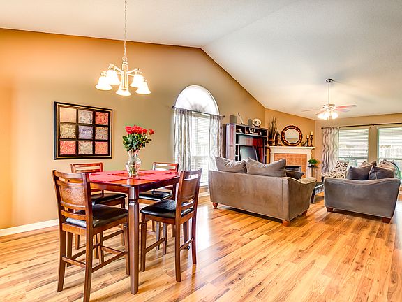 4th image of 619 Solomon Dr
