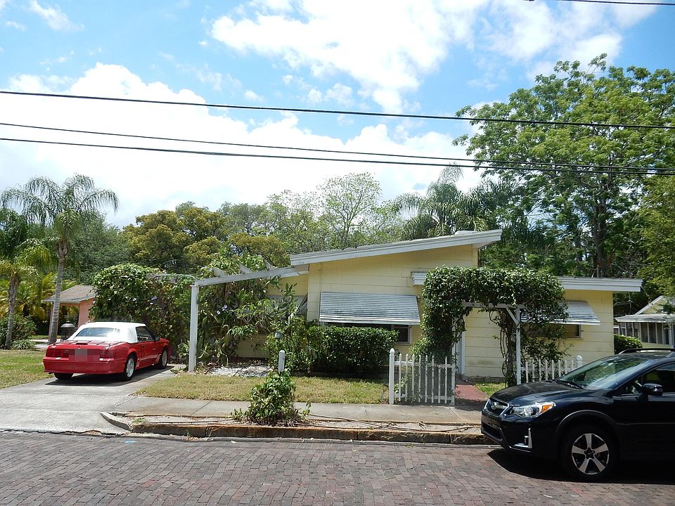 1st image of 221 5th Ave N