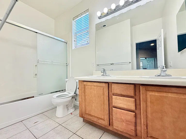 863 Dederick Ct — Photo 39