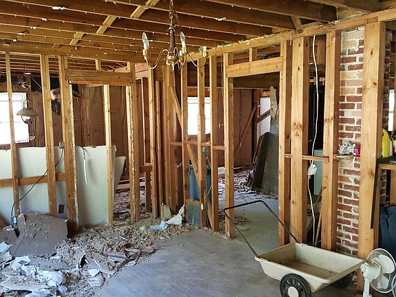 4th image of 1114 Pinedale Dr SE