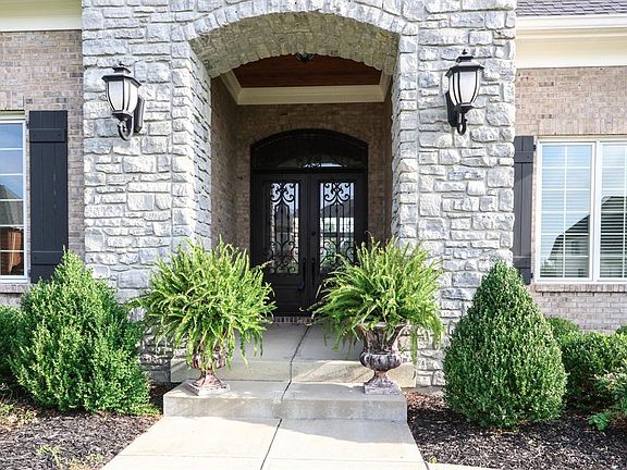 2nd image of 8862 Bayside Ct