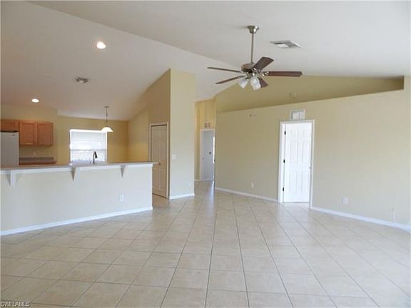 5th image of 308 Perlita Ave