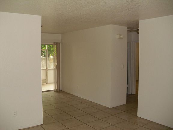 5th image of 6114 SW 39th Ct