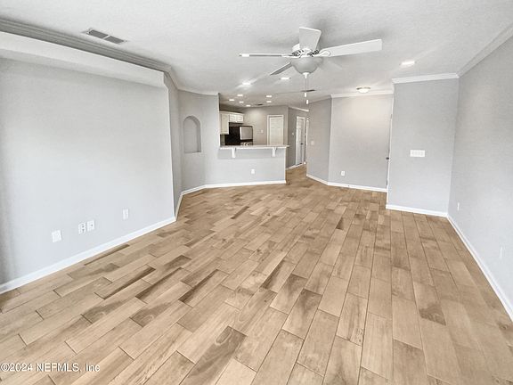 5th image of 2315 WOOD HOLLOW Lane #D