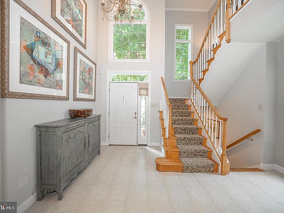3rd image of 406 Merion Hill Ln